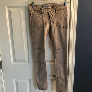 Hollister tan skinny cargo pant